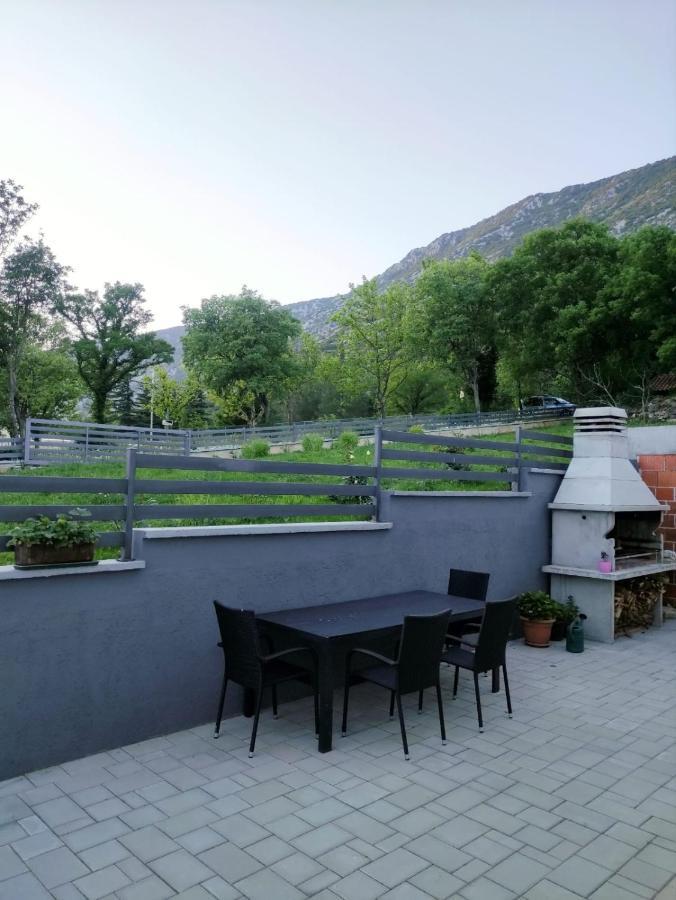 Apartments Nevistic Tribalj  Eksteriør bilde