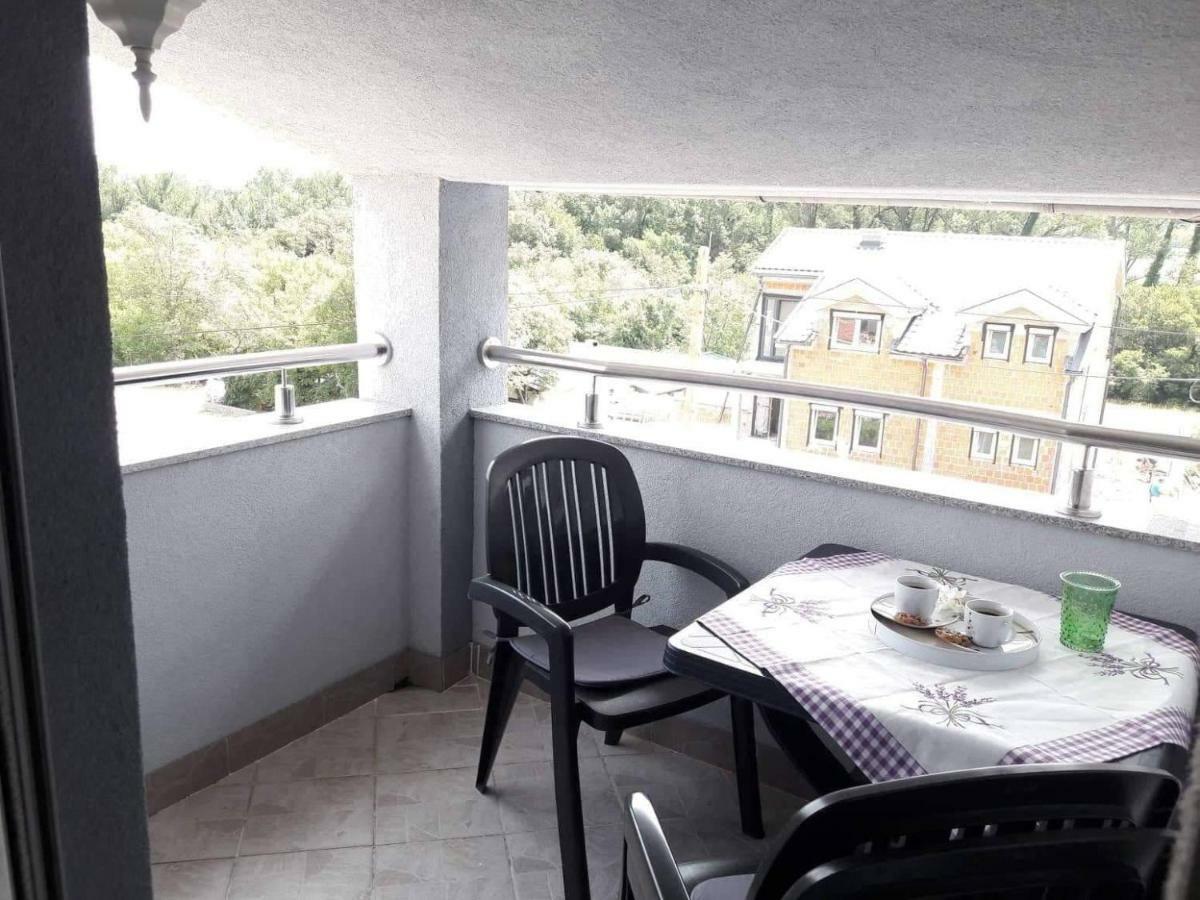 Apartments Nevistic Tribalj  Eksteriør bilde